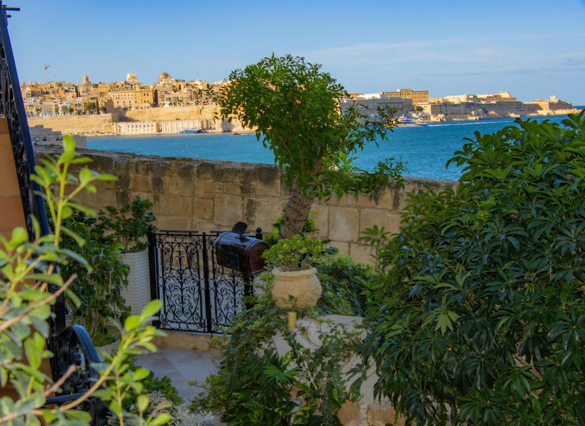 Seagull - Waterfront * Birgu